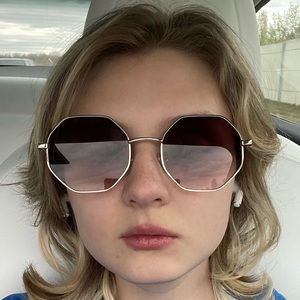 Meet your Posher, Tate